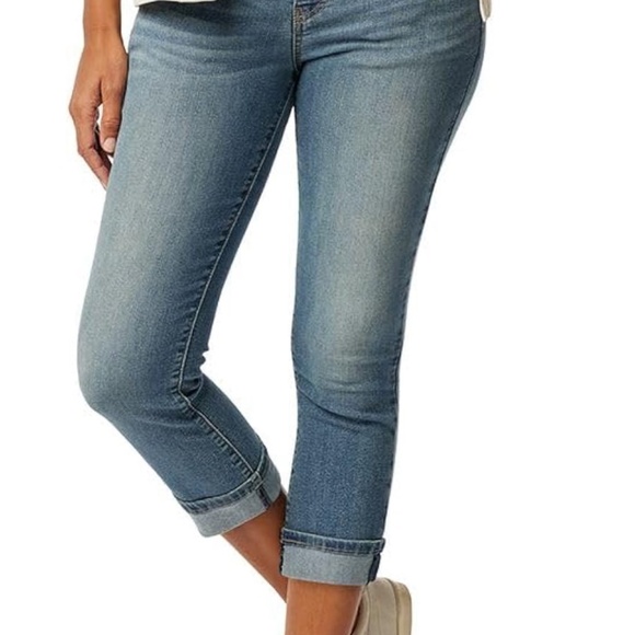 Levi's Denim - Levi's Signature Capri Mid Rise-Blue Ice